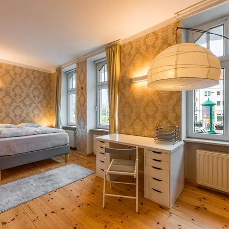 Exklusive Und Grosszuegige 140 Qm In Top-lage Mit Kicker Fuer Bis Zu 8 Personen ماغديبورغ