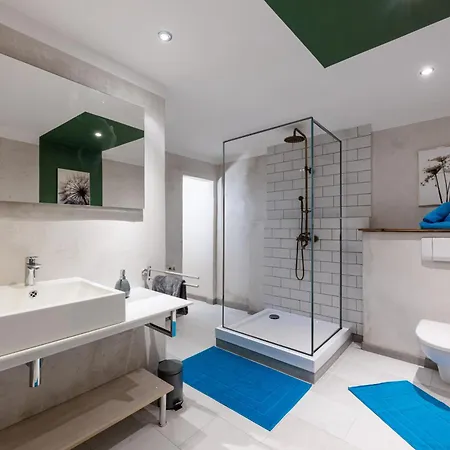 شقة Exklusive Und Grosszuegige 140 Qm In Top-lage Mit Kicker Fuer Bis Zu 8 Personen *