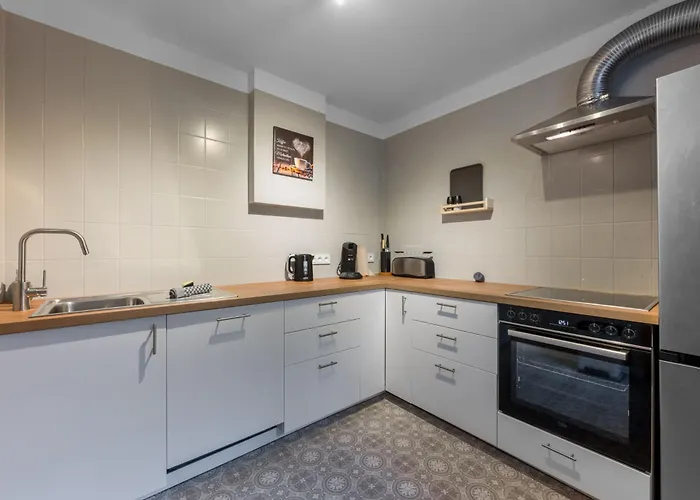 Appartement Exklusive Und Grosszuegige 140 Qm In Top-lage Mit Kicker Fuer Bis Zu 8 Personen Magdebourg