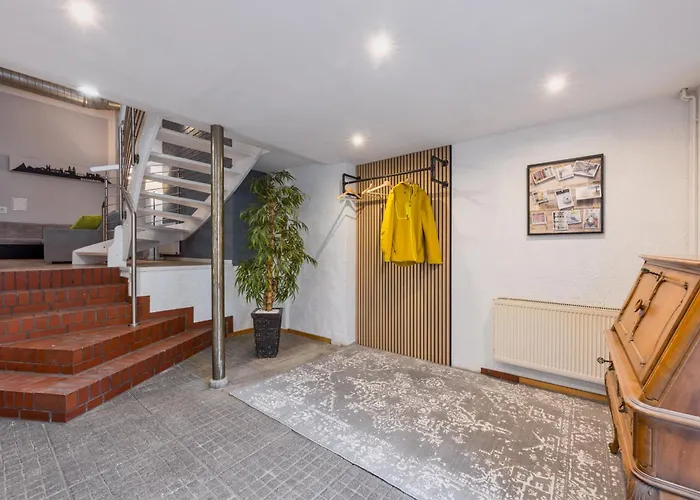 Exklusive Und Grosszuegige 140 Qm In Top-lage Mit Kicker Fuer Bis Zu 8 Personen