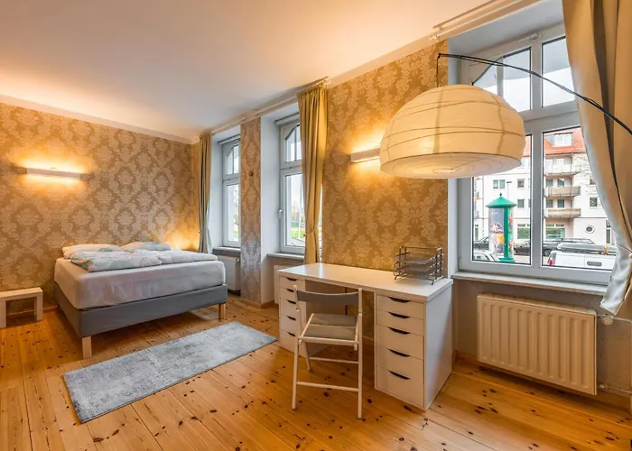 Exklusive Und Grosszuegige 140 Qm In Top-lage Mit Kicker Fuer Bis Zu 8 Personen Magdeburg