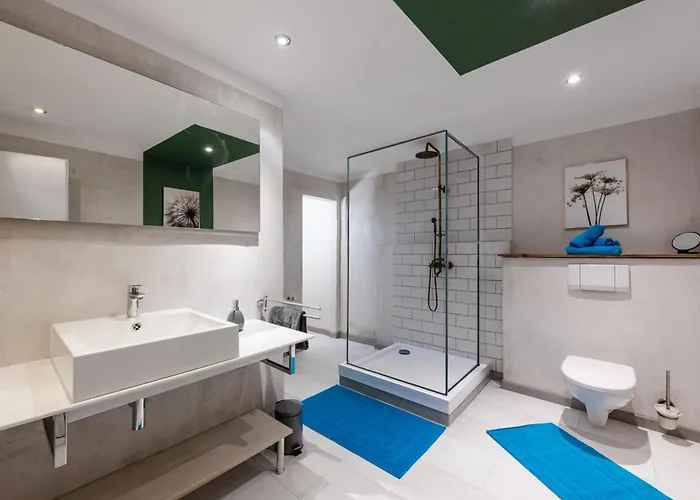 Apartment Exklusive Und Grosszuegige 140 Qm In Top-lage Mit Kicker Fuer Bis Zu 8 Personen *