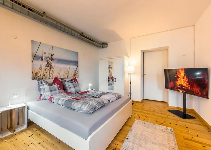 Exklusive Und Grosszuegige 140 Qm In Top-lage Mit Kicker Fuer Bis Zu 8 Personen